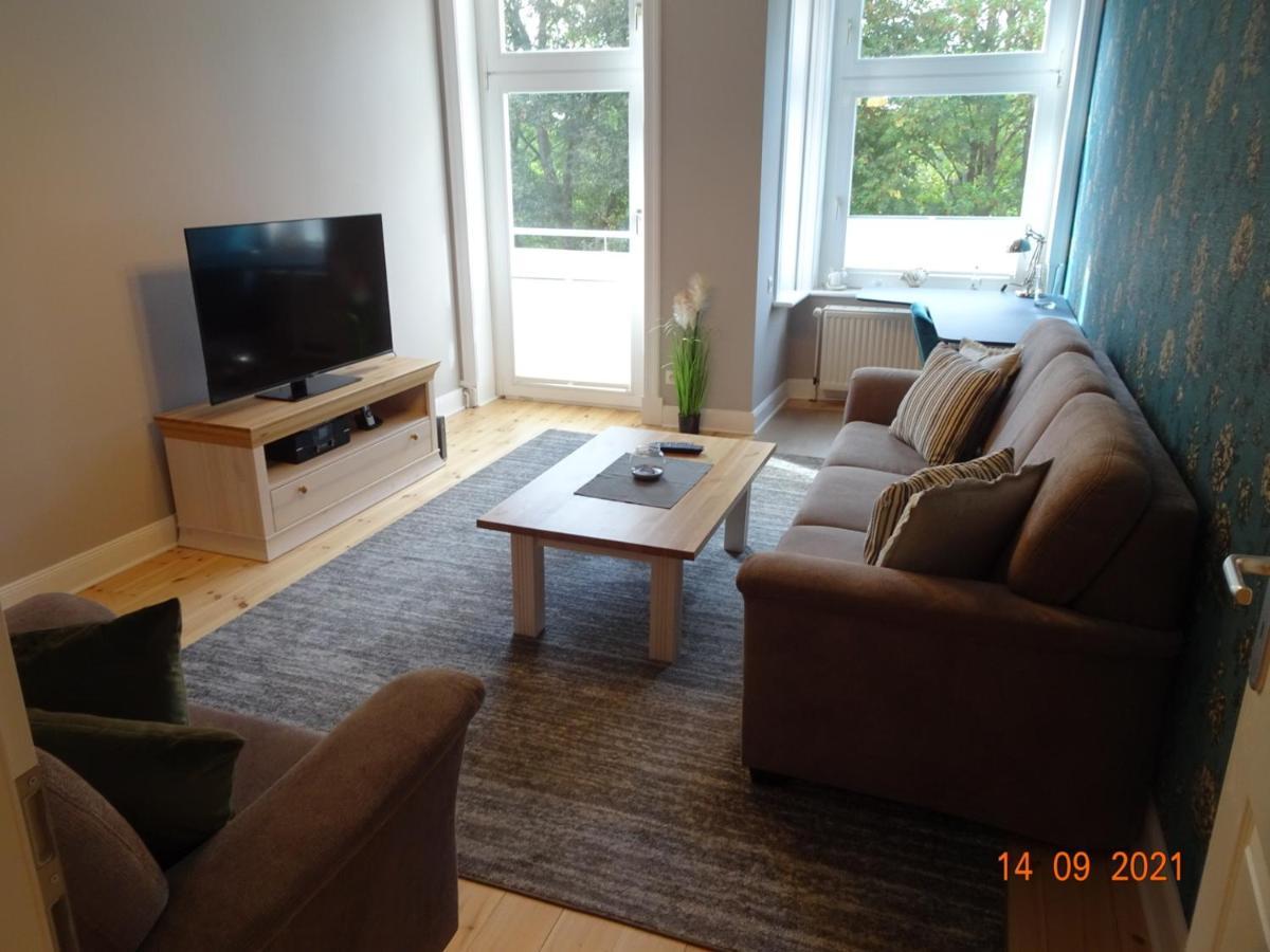 Schöne Ferienwohnung in der City Kiel Exterior foto